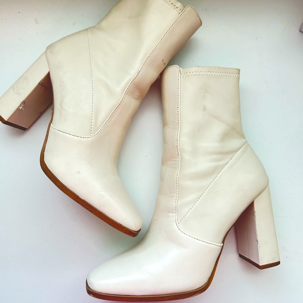 LEATHER WHITE ANKLE BOOTS